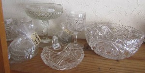 lot 139 image: Star of David lot- coasters, large bowls, wine glasses. Most have small chips or cracks