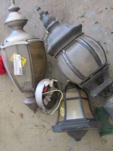 lot 148 image: 3 outside lights for poles ( no poles included)