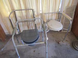 lot 149 image: 2 bedside toilets and 1 metal foldup walker