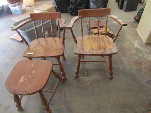 lot 160 image: 2 wood chairs and 1 chair base