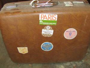 lot 166 image: Vintage American Tourister suitcase
