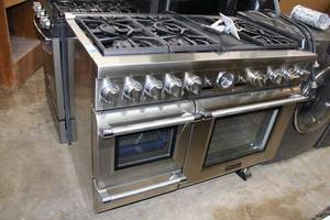 lot 3 image: Thermador Professional Gas Stove and Oven
