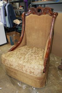 lot 25 image: Large Captains Chair, Matches Lots 24 and 26