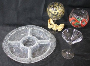 lot 99 image: Martini and Wine Glasses with Hors Doeuvers Tray