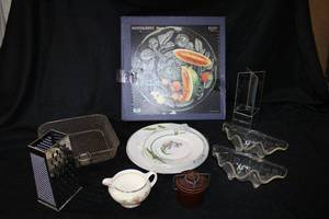 lot 100 image: Misc Lot arcopal France Dishes, Glass Pencil Holder, Nuutajarvi Serving Plate and More