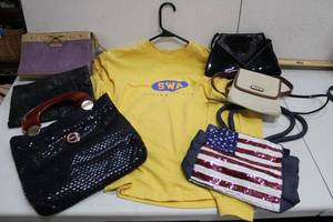 lot 151 image: Variety of Purses with Southwest Long-Sleeve T-Shirt