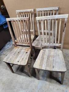 lot 207 image: Set of 4 Dining Chairs, Been Power Sprayed needs Refinished