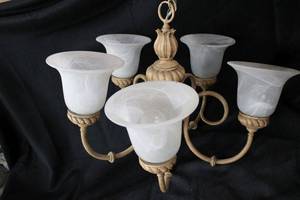 lot 220 image: Ceiling Chandelier with 5 White Frosted Glass Globes