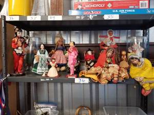 lot 36 image: Selection of Dolls