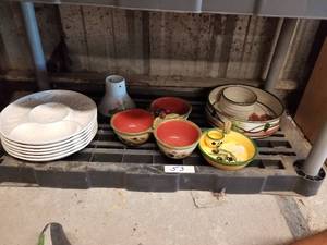 lot 53 image: Selection of snack - platter items