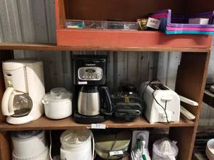lot 57 image: Selection of Kitchen small appliances