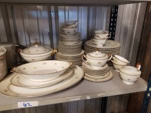 lot 62 image: Set of Meito fine china