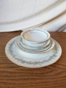 lot 73 image: Set of Style House Duchess fine china