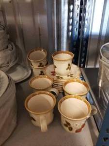 lot 74 image: Selection of Mikasa dishware