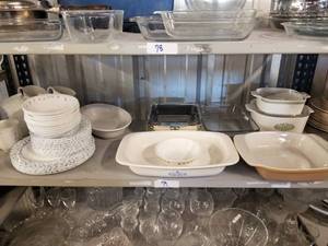 lot 79 image: Selection of dishware
