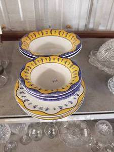 lot 85 image: Selection of Quadrifoglio ceramica Dishware made on Italy