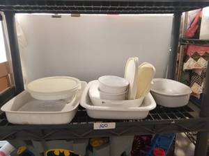 lot 100 image: Selection of corningware