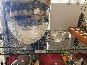 lot 104 image: Glas punch bowl, ladle, and glasses