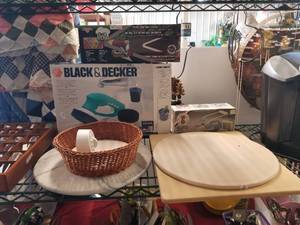 lot 108 image: Selection of kitchen items and cutting boards