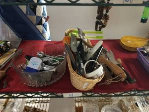 lot 111 image: Selection of utensils
