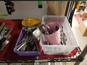 lot 112 image: Selection of utensils