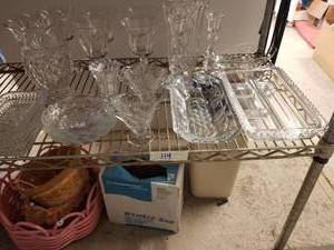 lot 114 image: Selection of glassware