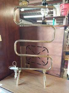 lot 125 image: Towel warmer