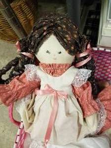 lot 137 image: Selection of dolls