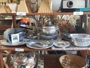 lot 145 image: Selection of pewter by Nambe, Woodbury, Hecho En and others