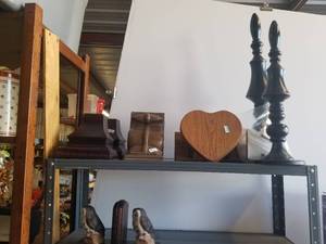 lot 149 image: Selection of Home Decor.