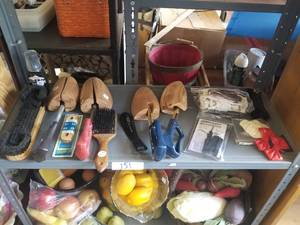 lot 151 image: Selection of shoe care items