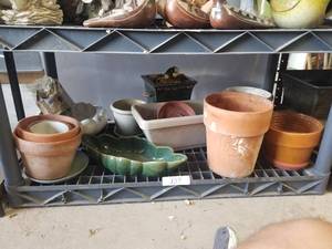 lot 159 image: Selection of pots for gardening