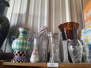 lot 171 image: Selection of Vases of different sizes