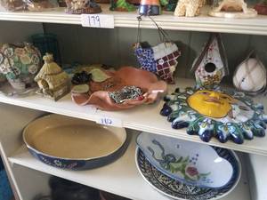 lot 180 image: Selection of Home decor items