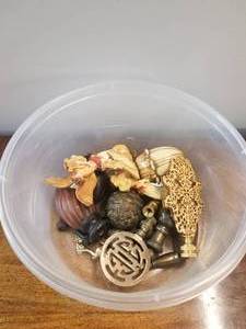 lot 184 image: Selection of finials for lamps,