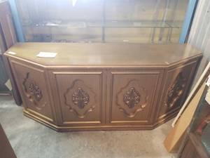 lot 190 image: Vintage wood stereo cabinet -