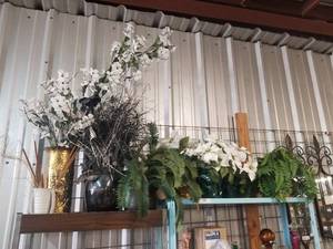 lot 199 image: Selection of artificial plants