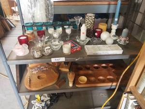 lot 225 image: Selection of home decor. - candles and more