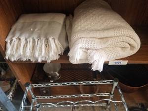 lot 247 image: Selection of 2 throw blankets