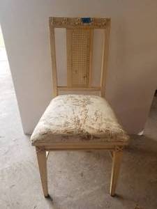 lot 271 image: Dinning chair