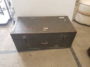 lot 286 image: Vintage chest by Purves Manufacturing 1948