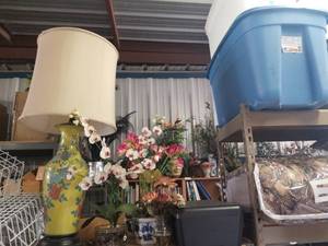 lot 309 image: Selection of artificial plants and HP printer