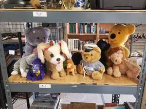 lot 310 image: Selection of stuffed animals