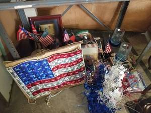 lot 334 image: Selection of USA items