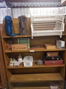lot 342 image: Selection of Home decor items