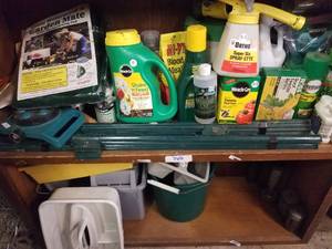 lot 366 image: Selection of garden items