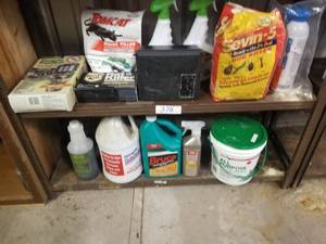 lot 370 image: Selection of garage items