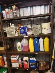 lot 371 image: Selection of garage items