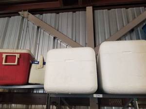lot 374 image: Selection of coolers