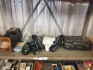lot 388 image: Selection of garage items